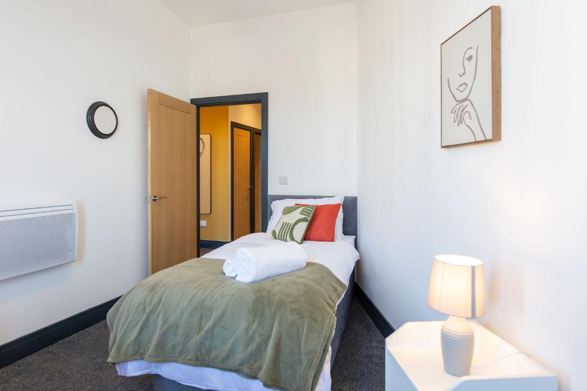 The Kingsway- 2 Bedroom Central Swansea Apartments By Stayright Exterior foto